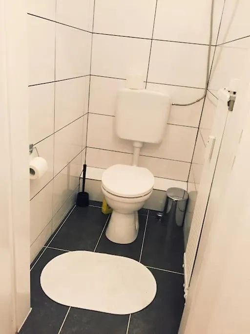 Apartment City Sued- 5 Zimmer_15 Personen _ Komplett_Eingerichtet Hamburg